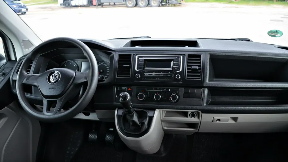 VOLKSWAGEN Transporter -