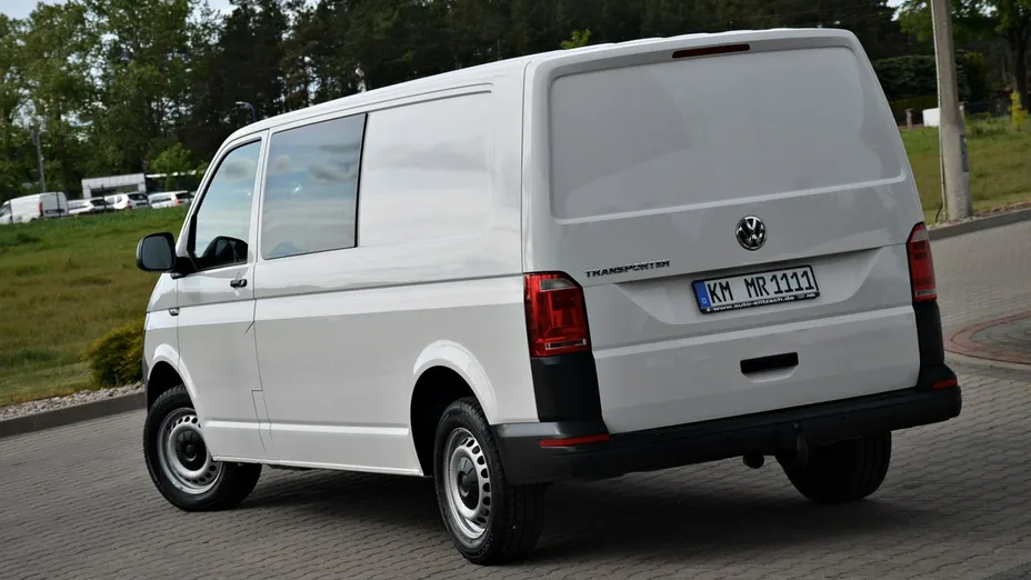 VOLKSWAGEN Transporter -