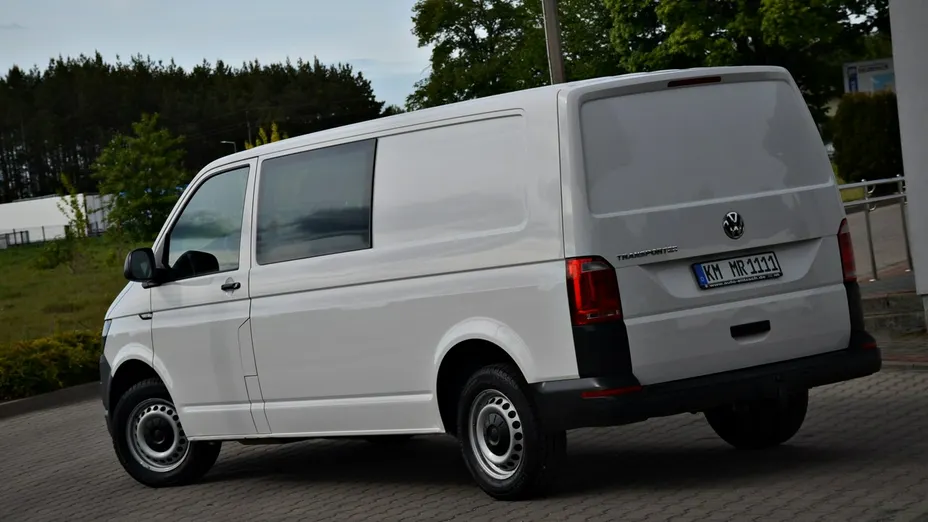 VOLKSWAGEN Transporter -