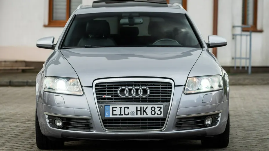 AUDI A6 -