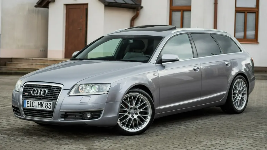 AUDI A6 -