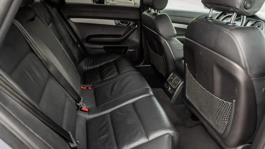 AUDI A6 -