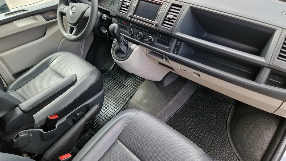 VOLKSWAGEN Caravelle -