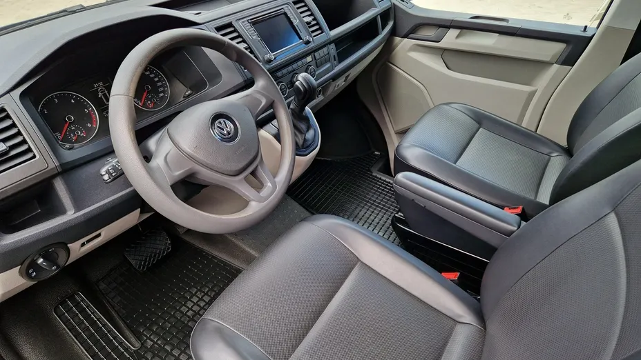 VOLKSWAGEN Caravelle -