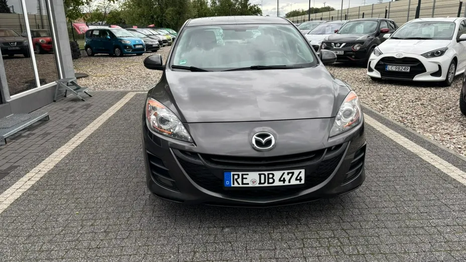 MAZDA 3 -
