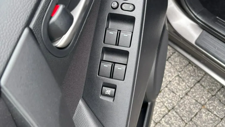 MAZDA 3 -