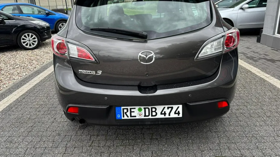 MAZDA 3 -