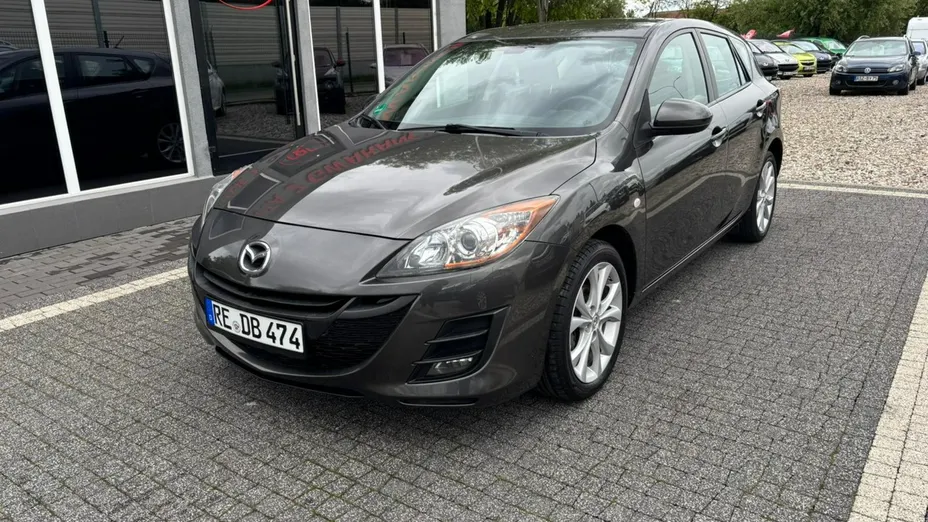 MAZDA 3 -