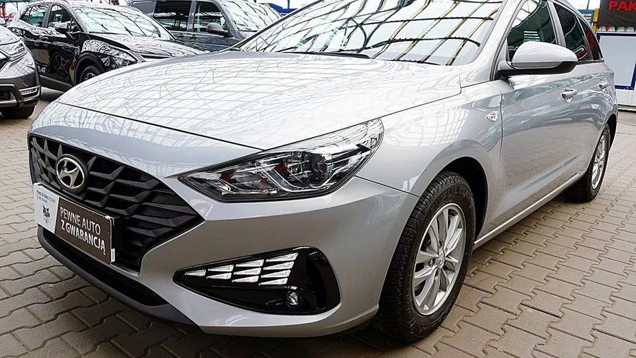 HYUNDAI i30 -