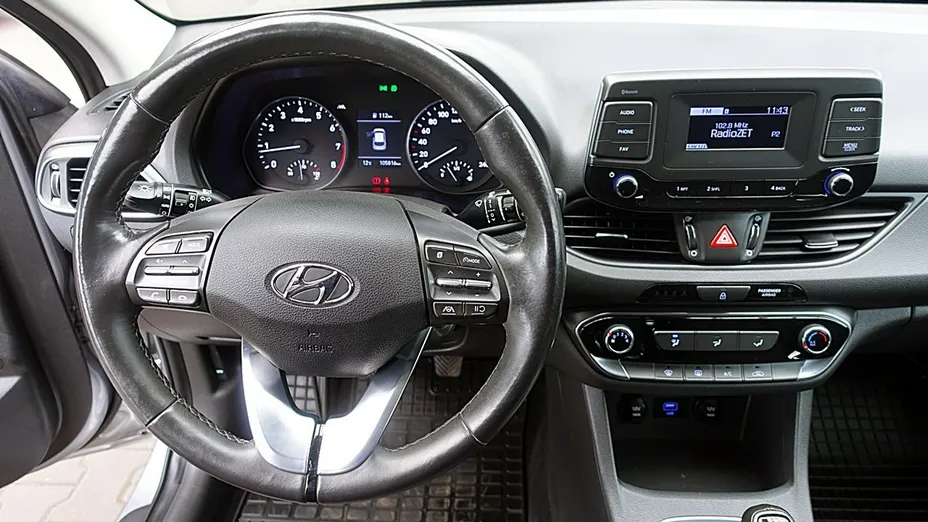HYUNDAI i30 -