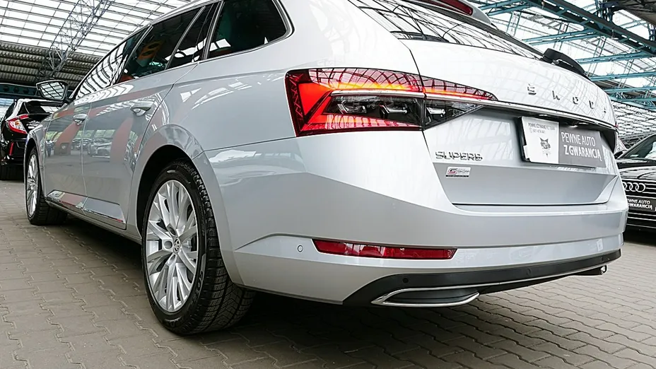 SKODA Superb -