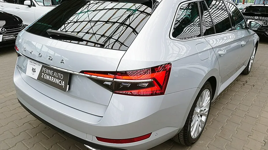 SKODA Superb -