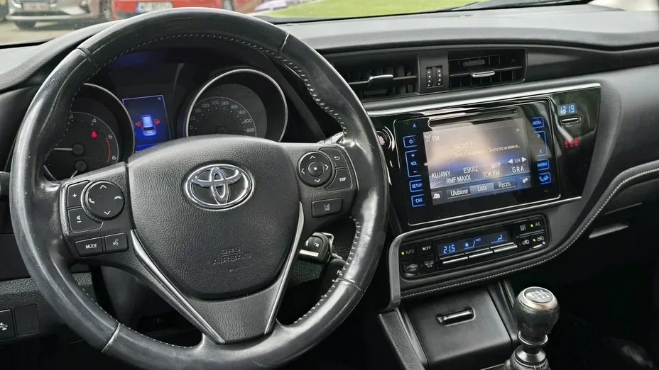 TOYOTA Auris -