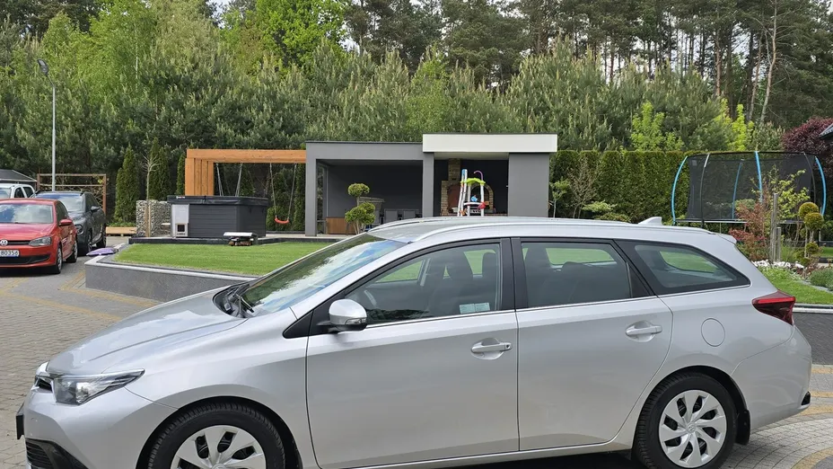 TOYOTA Auris -