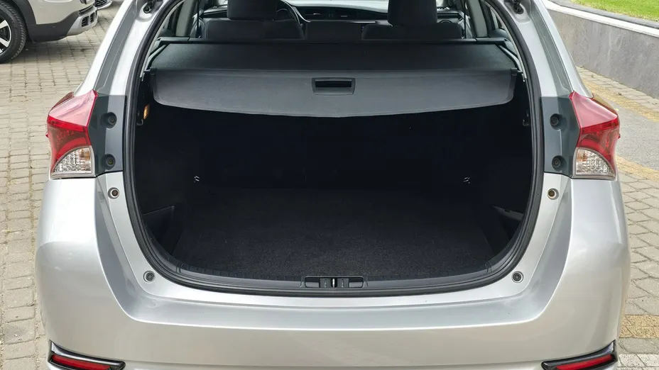 TOYOTA Auris -