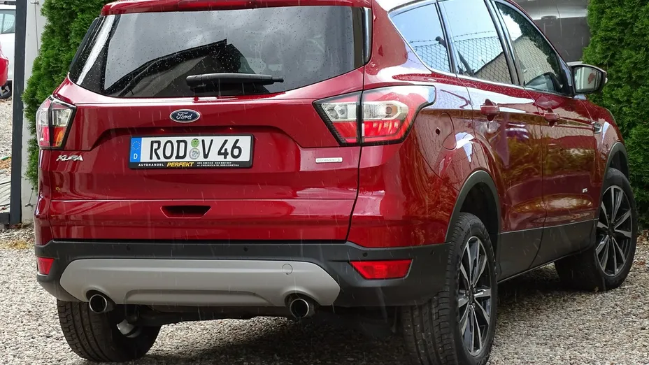 FORD Kuga -