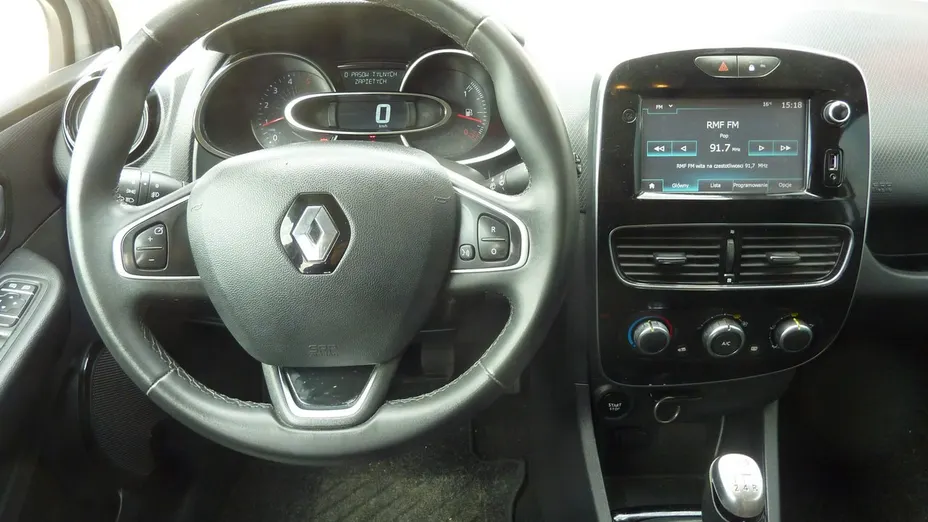 RENAULT Clio -