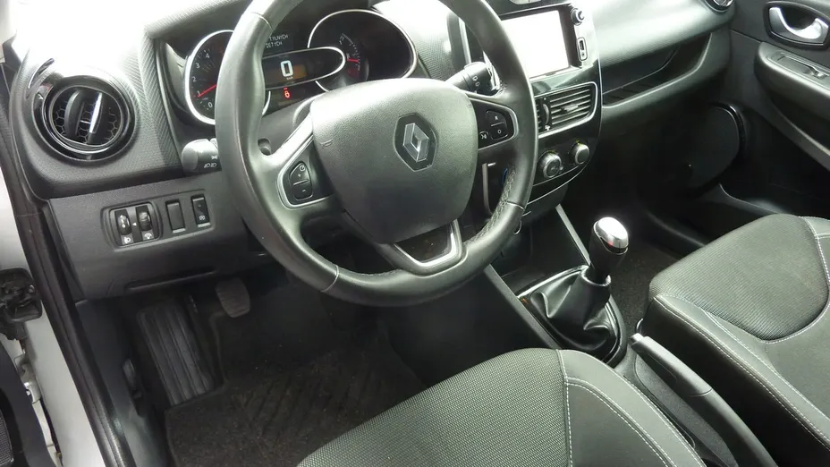 RENAULT Clio -
