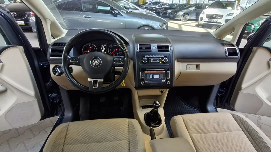 VOLKSWAGEN Touran -