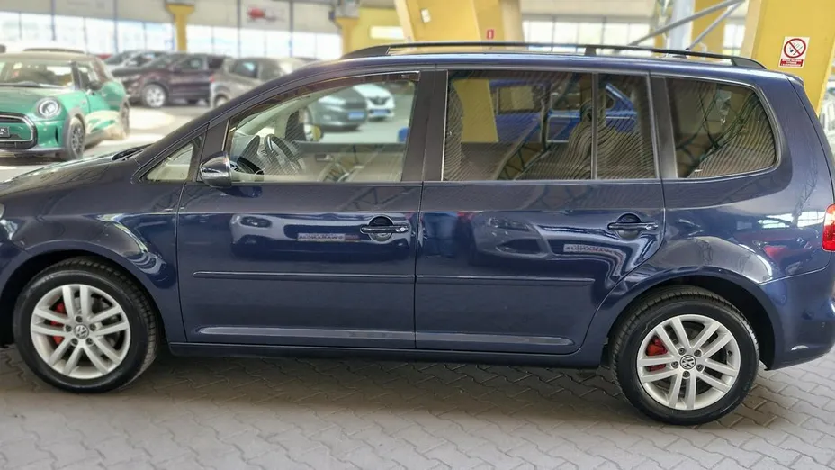 VOLKSWAGEN Touran -