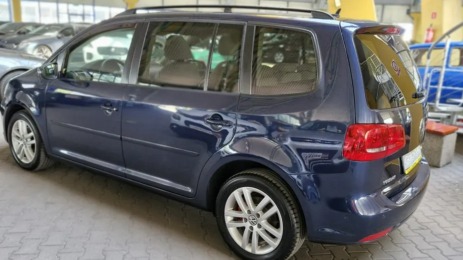 VOLKSWAGEN Touran -