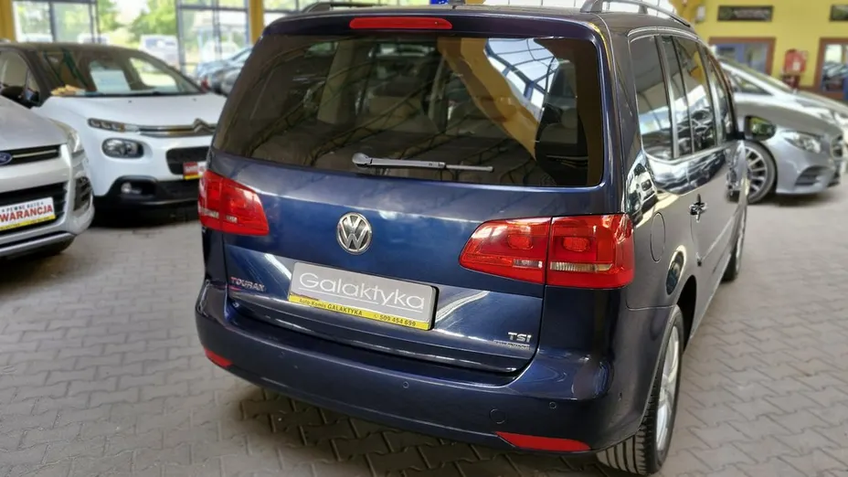 VOLKSWAGEN Touran -
