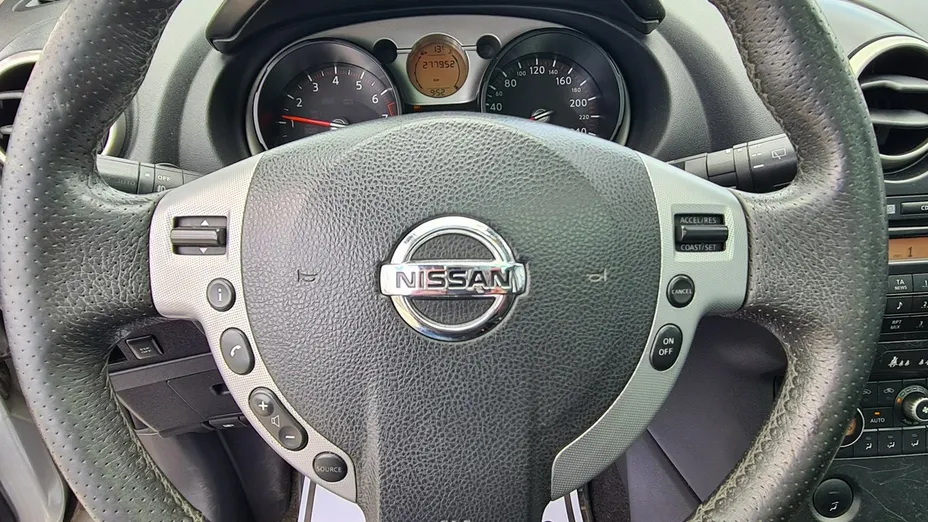 NISSAN Qashqai -