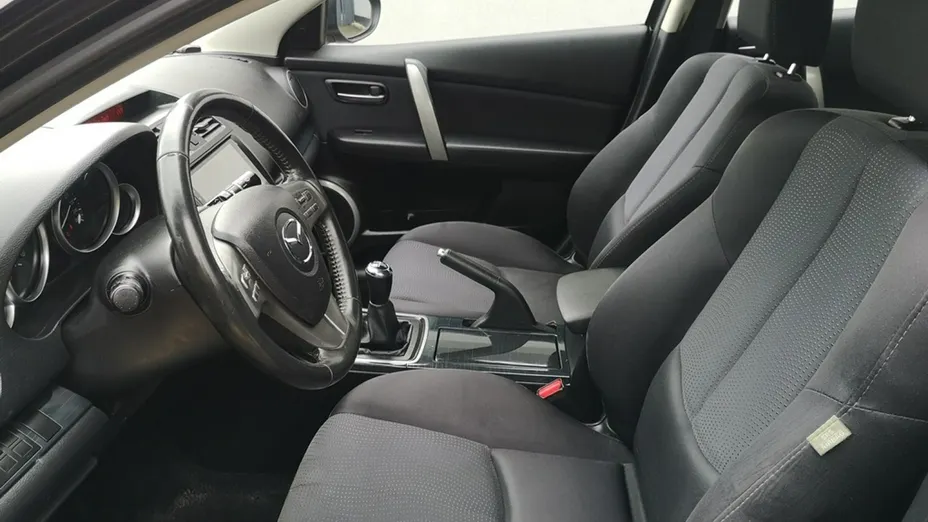 MAZDA 6 -