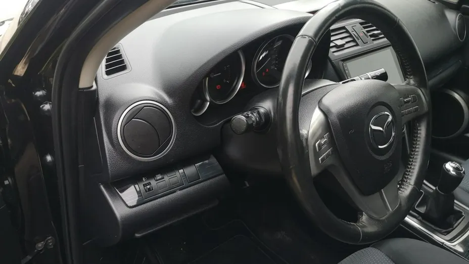 MAZDA 6 -