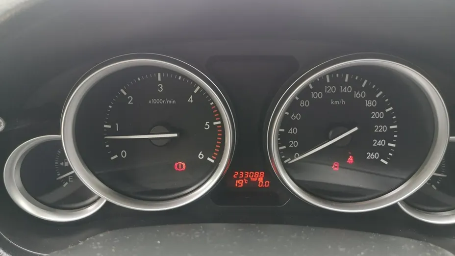 MAZDA 6 -