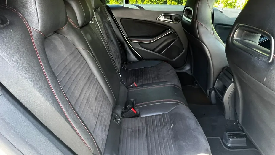 MERCEDES-BENZ CLA -