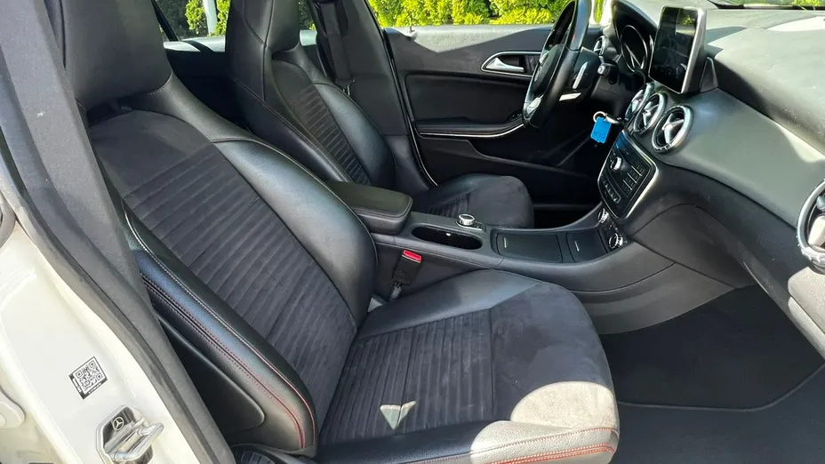 MERCEDES-BENZ CLA -