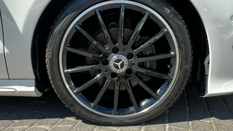 MERCEDES-BENZ CLA -
