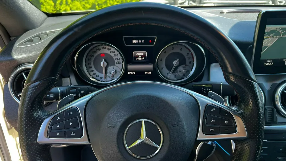 MERCEDES-BENZ CLA -