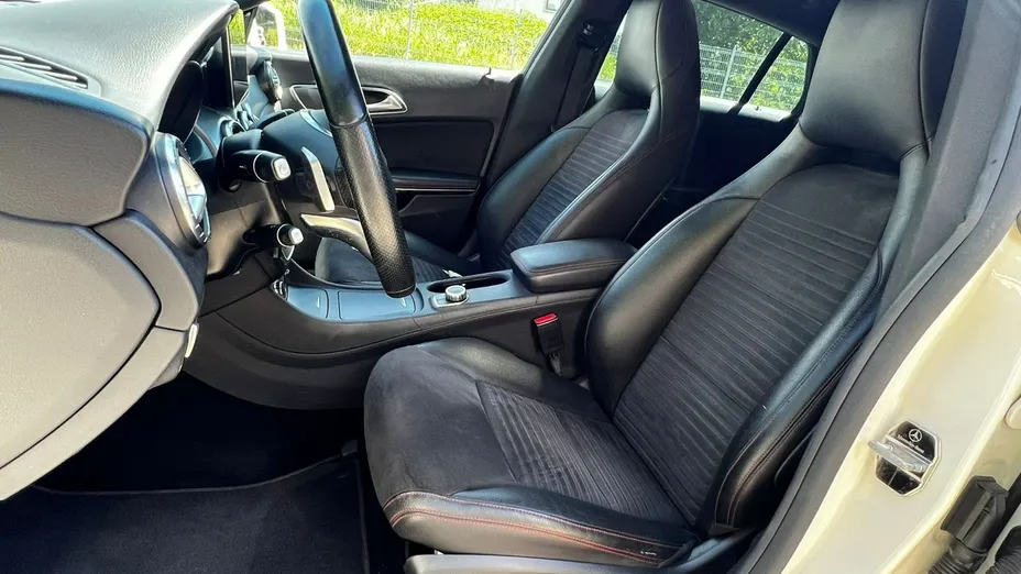 MERCEDES-BENZ CLA -