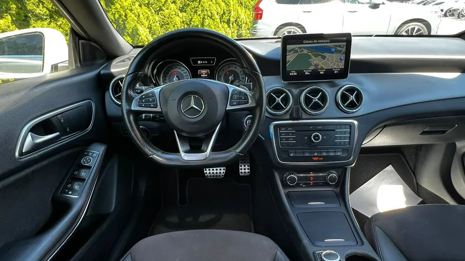 MERCEDES-BENZ CLA -