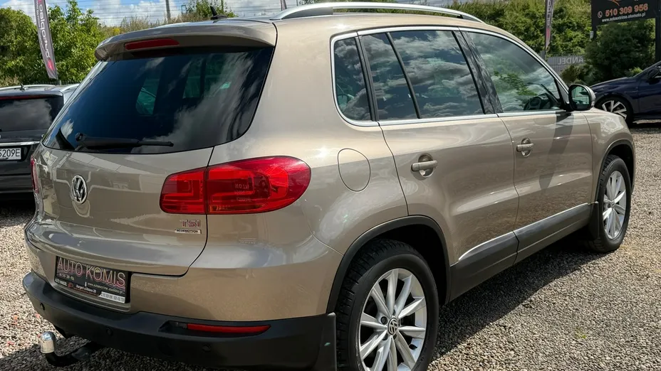 VOLKSWAGEN Tiguan -