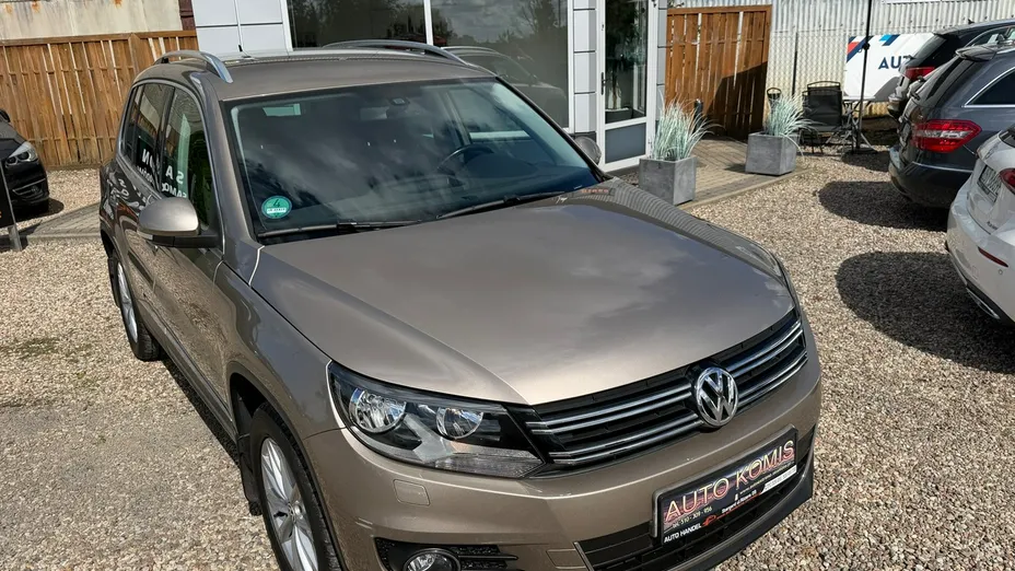 VOLKSWAGEN Tiguan -