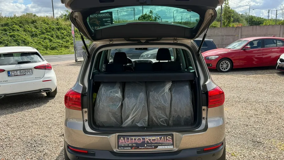 VOLKSWAGEN Tiguan -