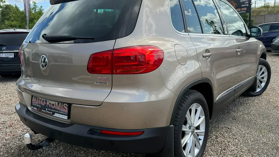 VOLKSWAGEN Tiguan -