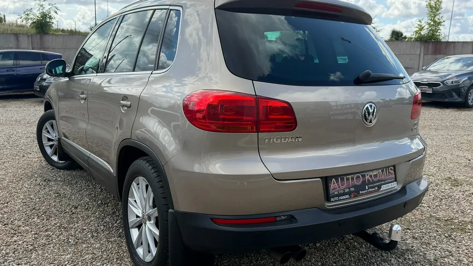 VOLKSWAGEN Tiguan -