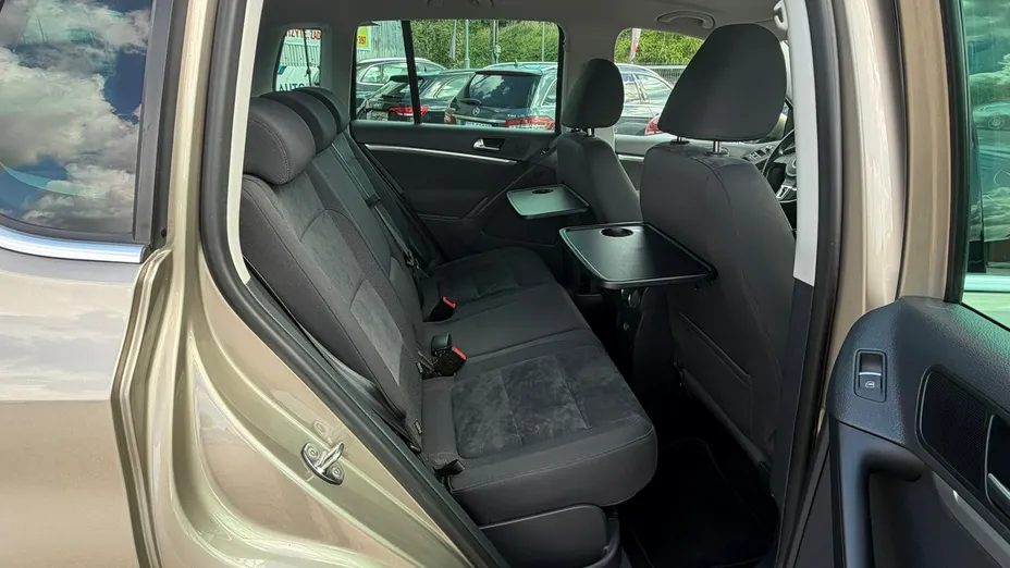 VOLKSWAGEN Tiguan -
