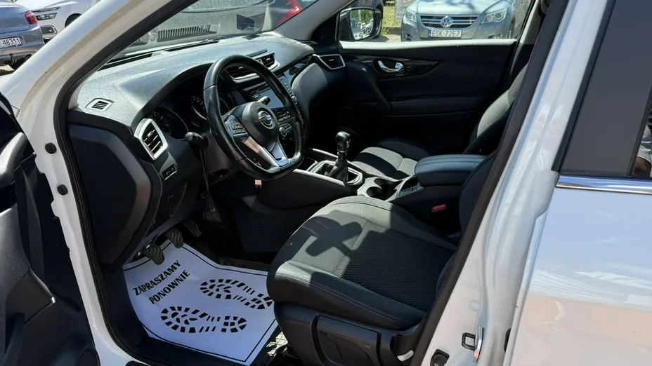 NISSAN Qashqai -