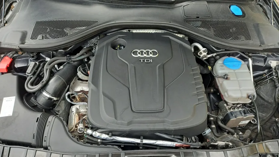 AUDI A6 -