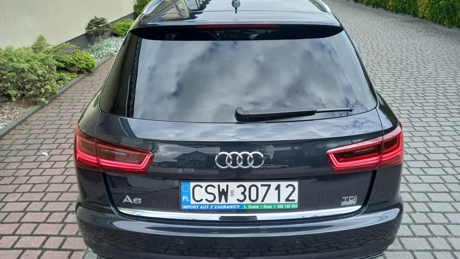 AUDI A6 -