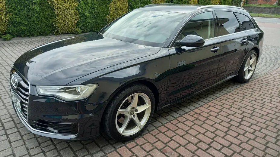 AUDI A6 -