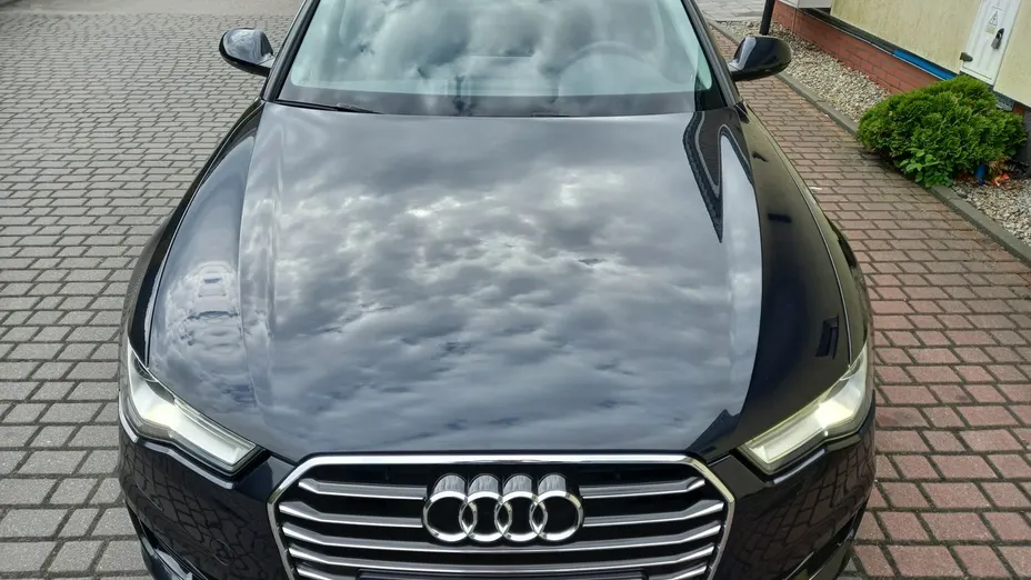 AUDI A6 -