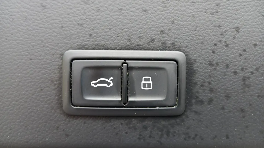 AUDI A6 -