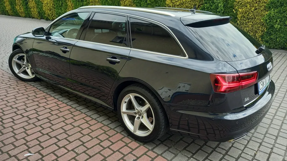 AUDI A6 -