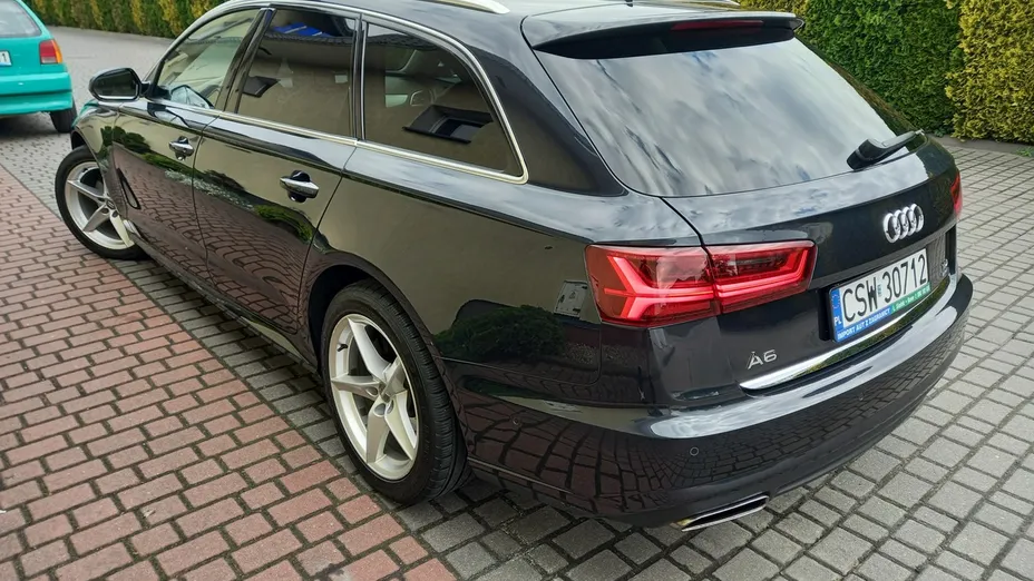AUDI A6 -